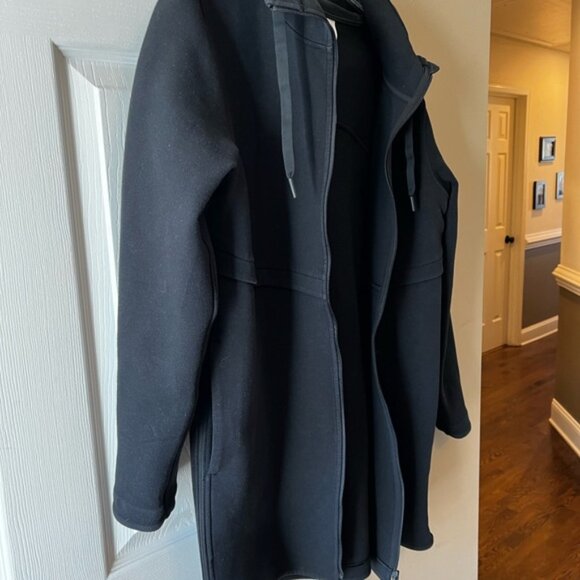 Lululemon Jacket - Picture 8 of 9